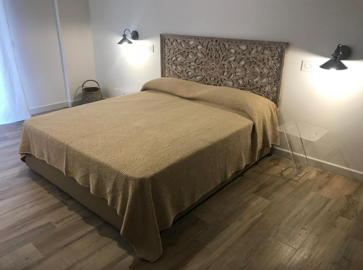Bellhome 1 - Elegante Appartamento Nel Centro Di Bari Exterior photo